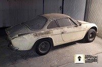 Une véritable Alpine A110 Gendarmerie retrouvée dans un garage