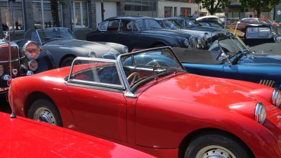 Exposition de voitures anciennes ou d'exception