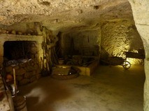 LA VALLÉE TROGLODYTIQUE DES GOUPILLIERES