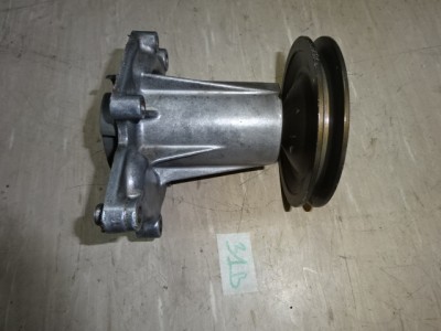 Pompe à eau avant Ferrari 208, 308, 328 et Mondial