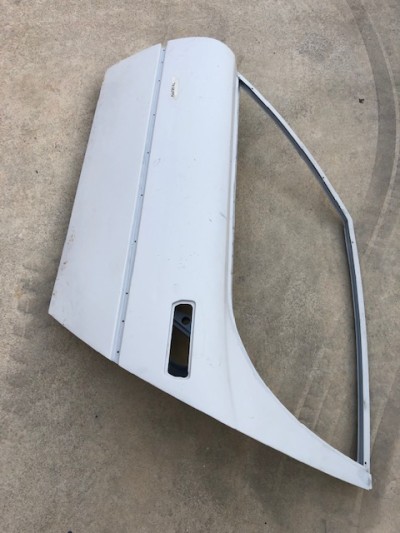 Porte gauche pour Alfa Romeo Montreal