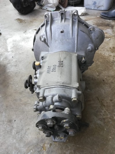 Boîte de vitesses pour Mercedes 220 D