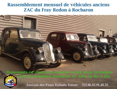 Rassemblement de voitures et motos anciennes